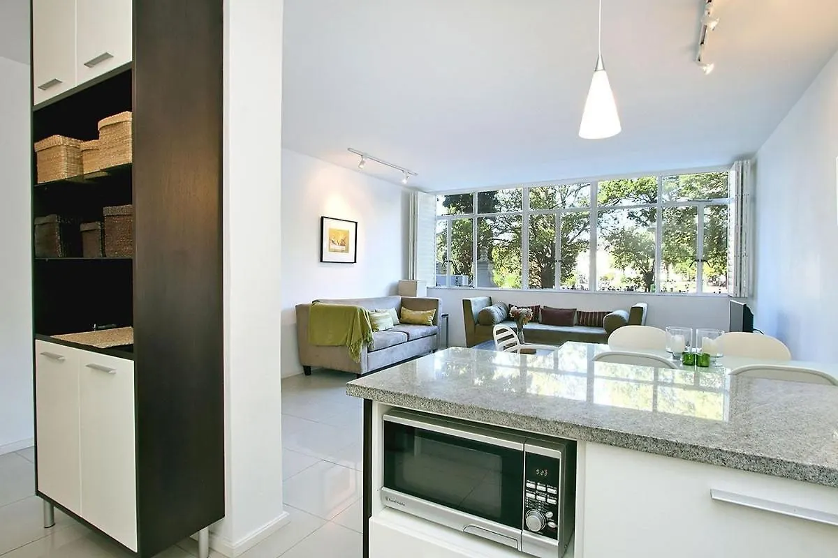Large 1 Bedroom St Martini Apartment At Company Gardens Kapstadt