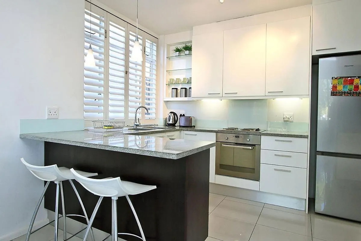 Large 1 Bedroom St Martini Apartment At Company Gardens Kapstadt