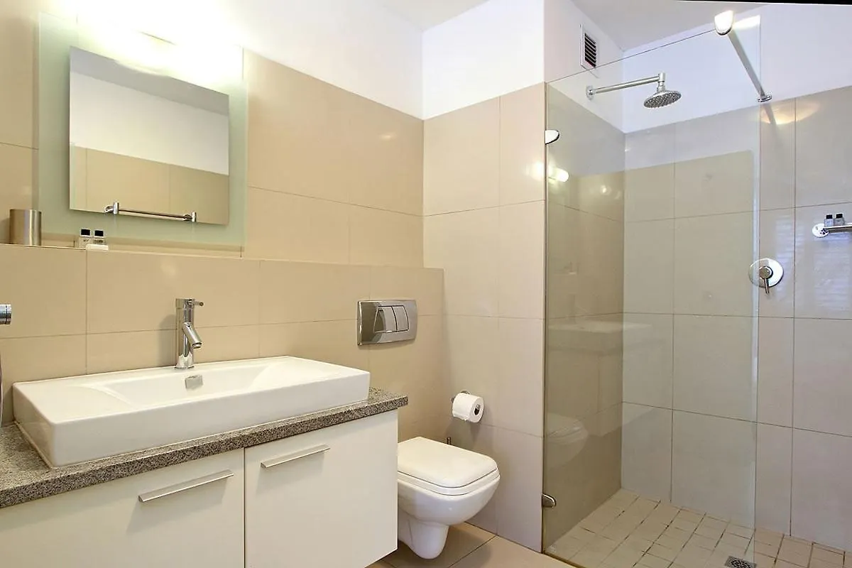 Large 1 Bedroom St Martini Apartment At Company Gardens Kapstadt
